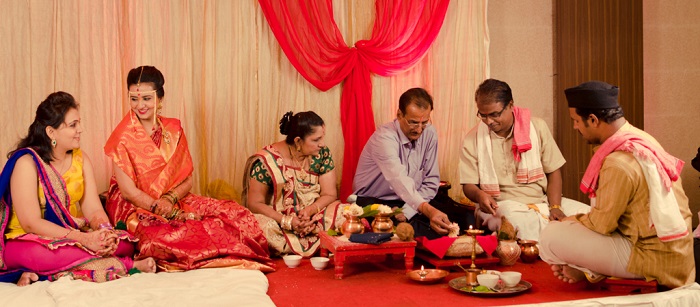 Maharashtrian wedding family