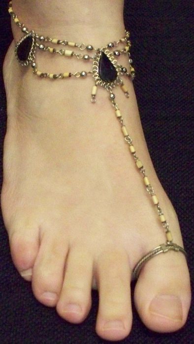 Anklet with toe ring