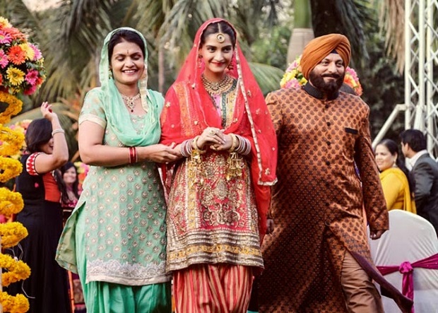 Sonam-Kapoor-Bridal-Dresses-In-Dolly-Ki-Doli-Movie-traditional-Punjabi-bridal-salwar-kameez-with-a-studde