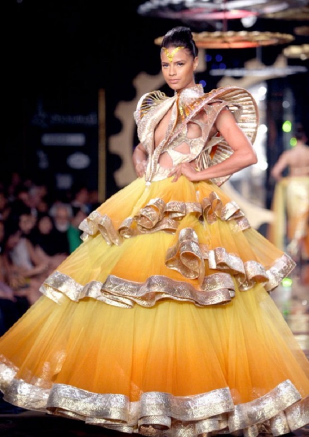 Delhi-Couture-Week-Manav-Gangvani-4-e1312818963994