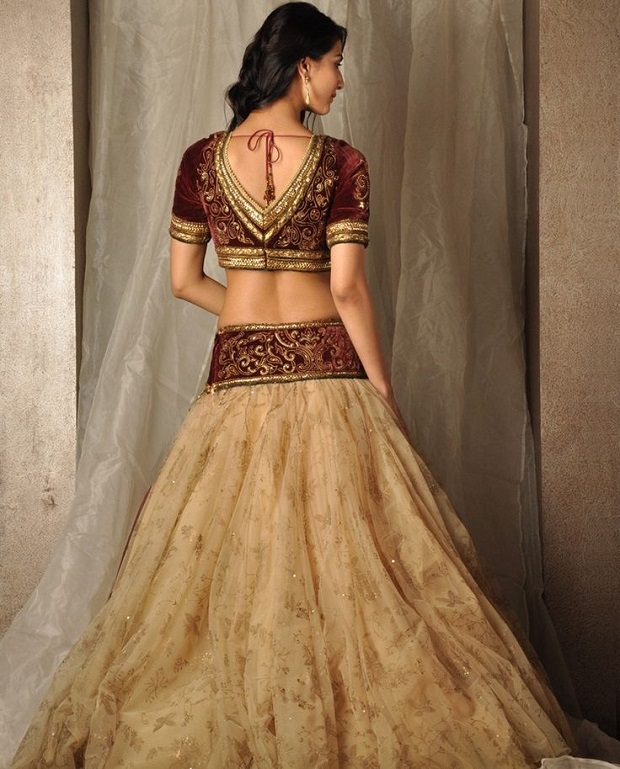 Indian wedding dresses that are even more gorgeous from the back