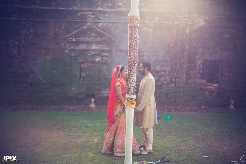 bride and groom play badminton in Grand Hyatt Goa real Sikh wedding