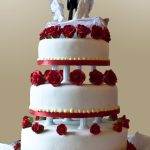 Wedding cake with pillars