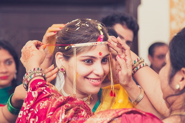 Maharashtrian bride in Bollywood themed destination Goa wedding