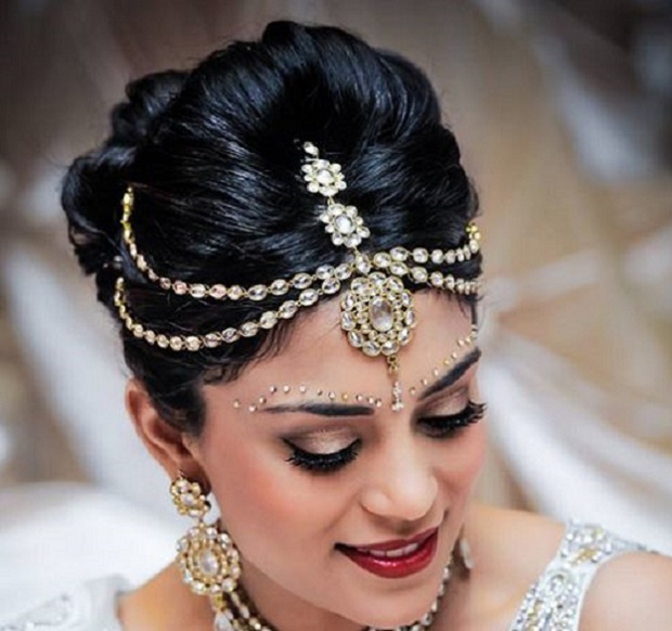 Traditional Indian wedding hairstyles with hair accessories