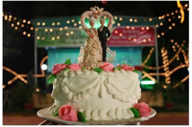 unusual 2016 wedding cake trends