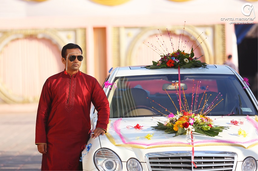 wedding car-Maharashtrian bridal makeup-classic Marathi real wedding