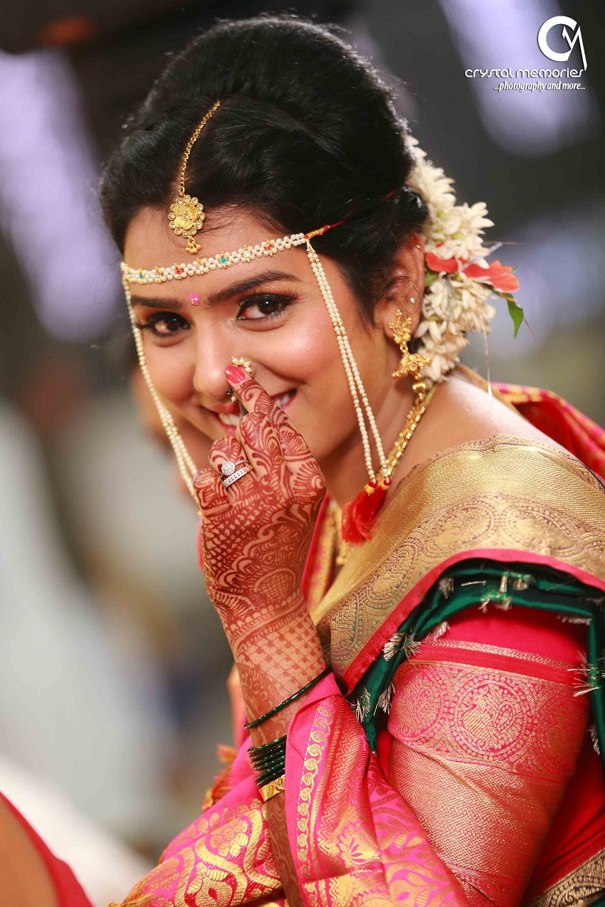 Maharashtrian bridal makeup-classic Marathi real wedding