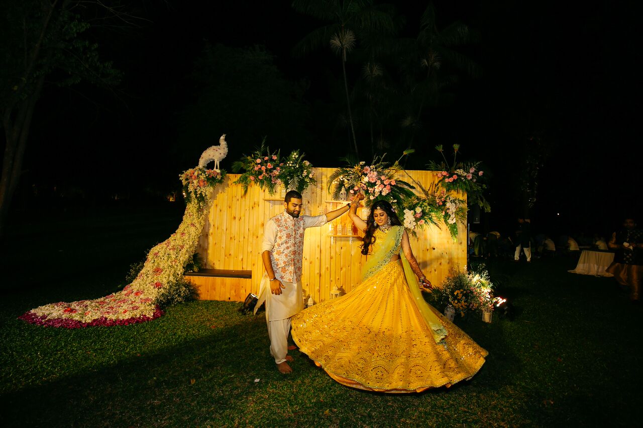bride mehendi evening beautiful yellow lehenga