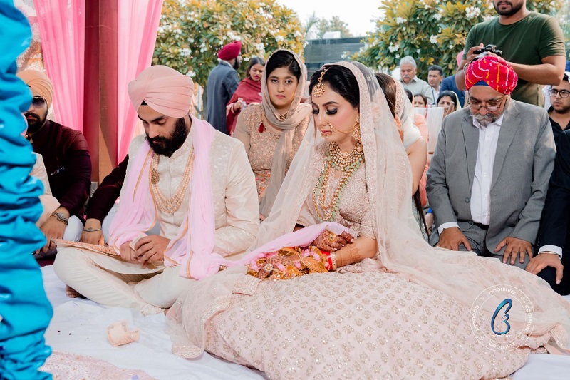 A lovely Sikh wedding covered by the Cool Bluez Photography team in Chhatarpur